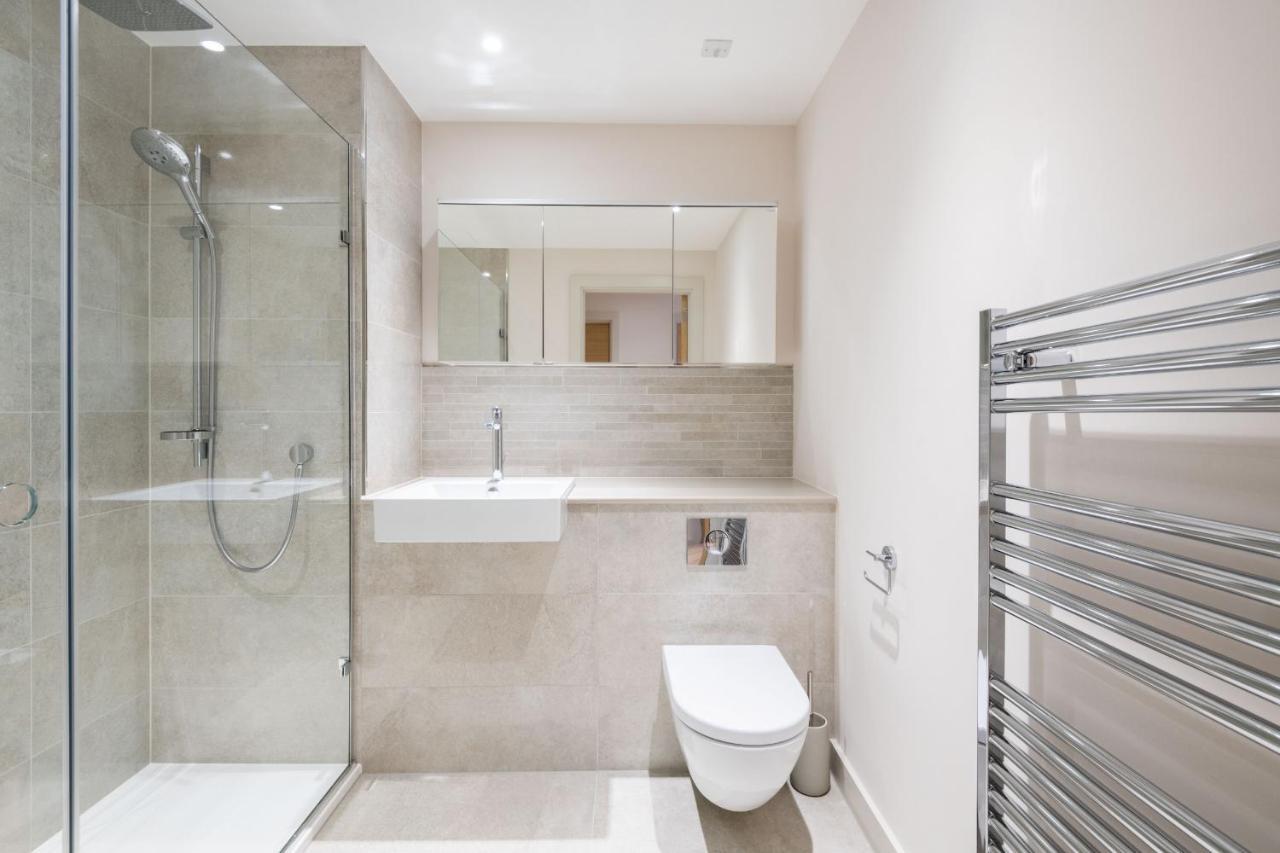 Elegant Victoria Home Close To Sloane Square By Underthedoormat Londres Exterior foto